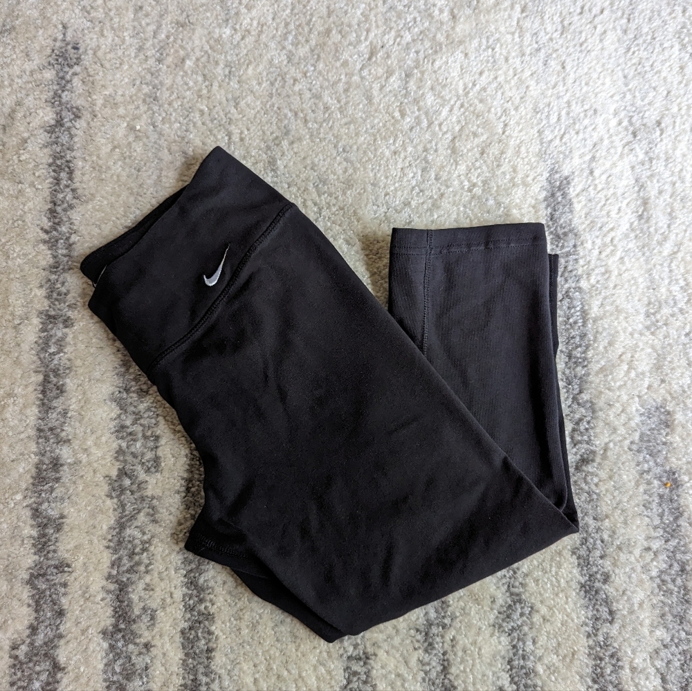Cropped Nike DriFit Leggings